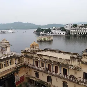 Shri Udai Palace Guest ** Udaipur
